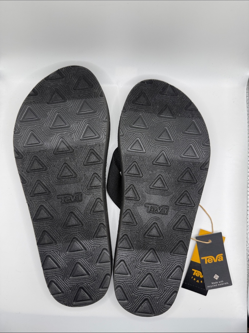 Teva Black Reflip Flip Flops New - Picture 4 of 4